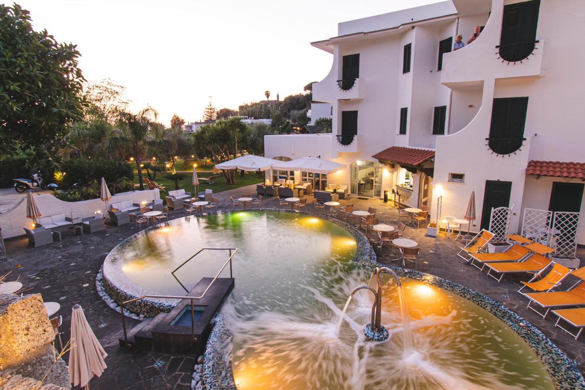 Hotel Park Victoria Forio  Exterior photo
